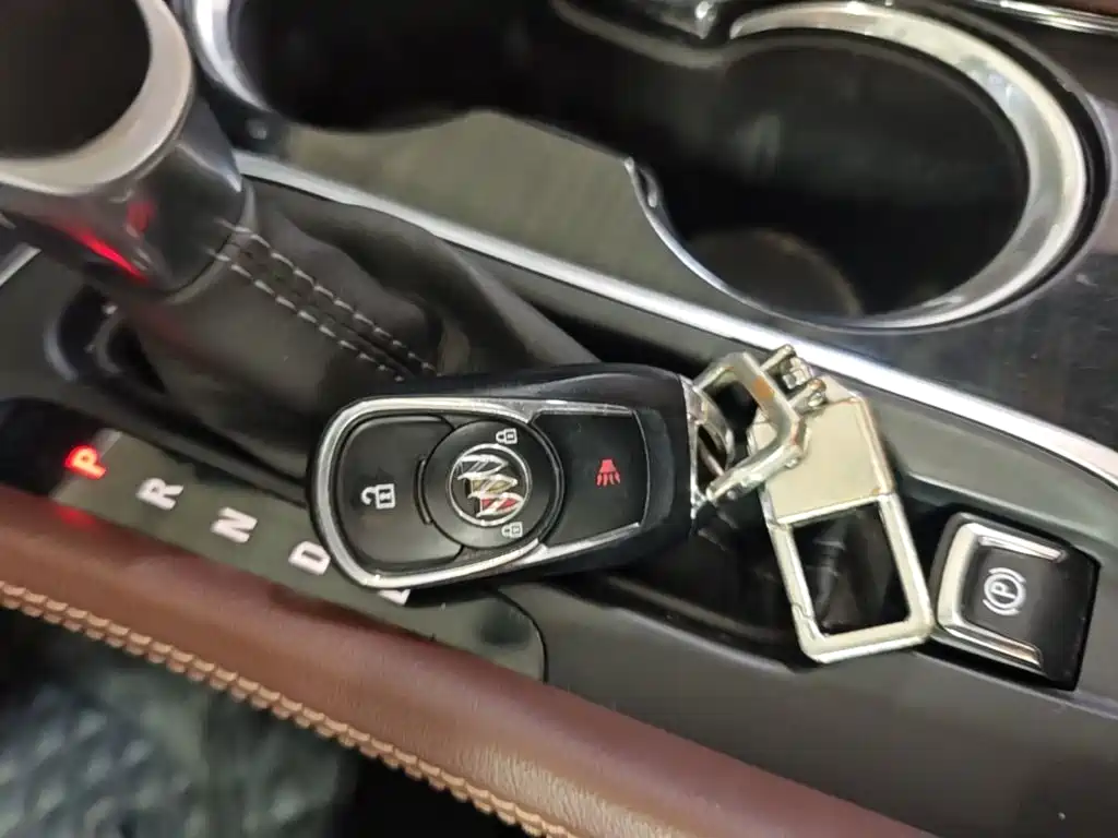 Buick Envision Plus — фото 9