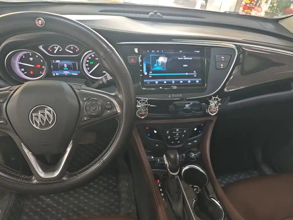 Buick Envision Plus — фото 10