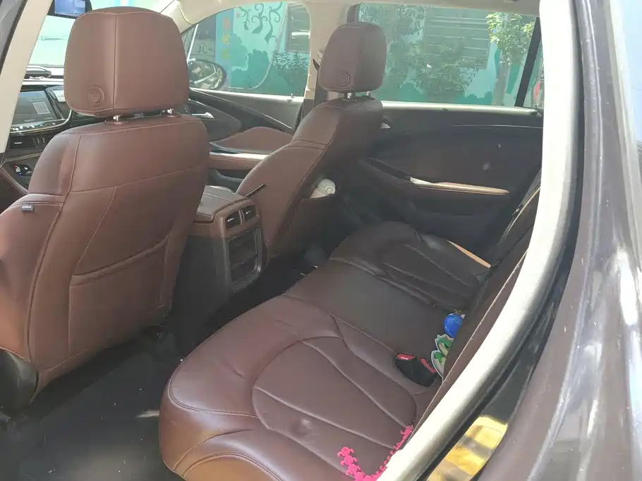 Buick Envision Plus — фото 11
