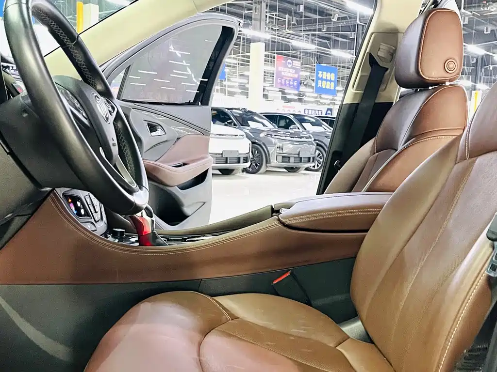 Buick Envision Plus — фото 7