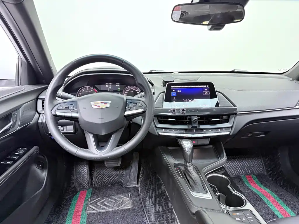 Cadillac CT4 — фото 5
