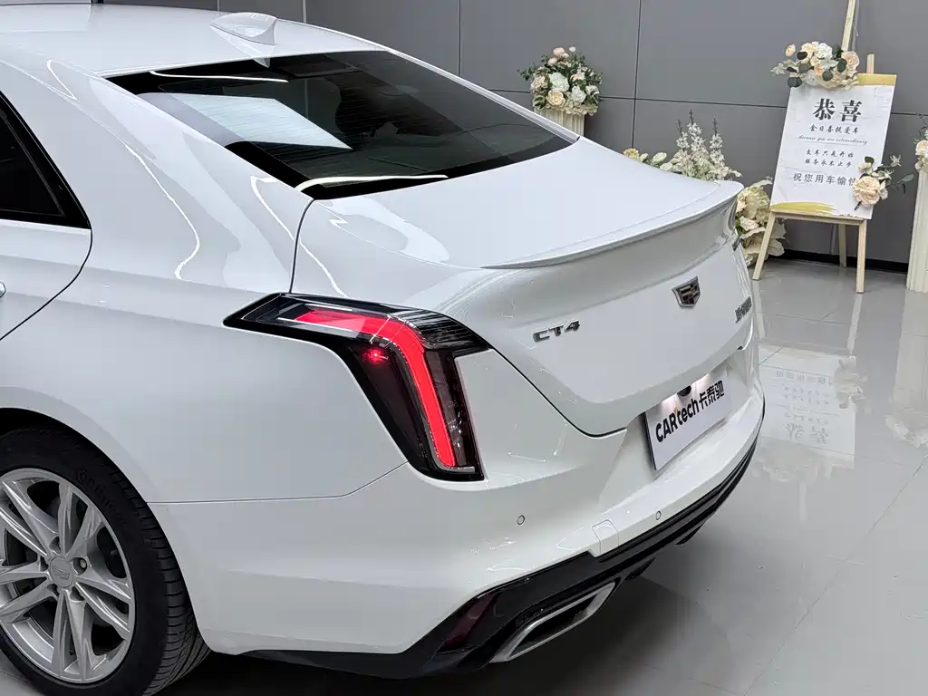 Cadillac CT4 — фото 7