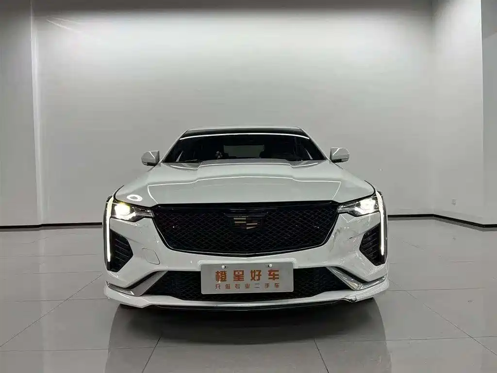 Cadillac CT4 — фото 2