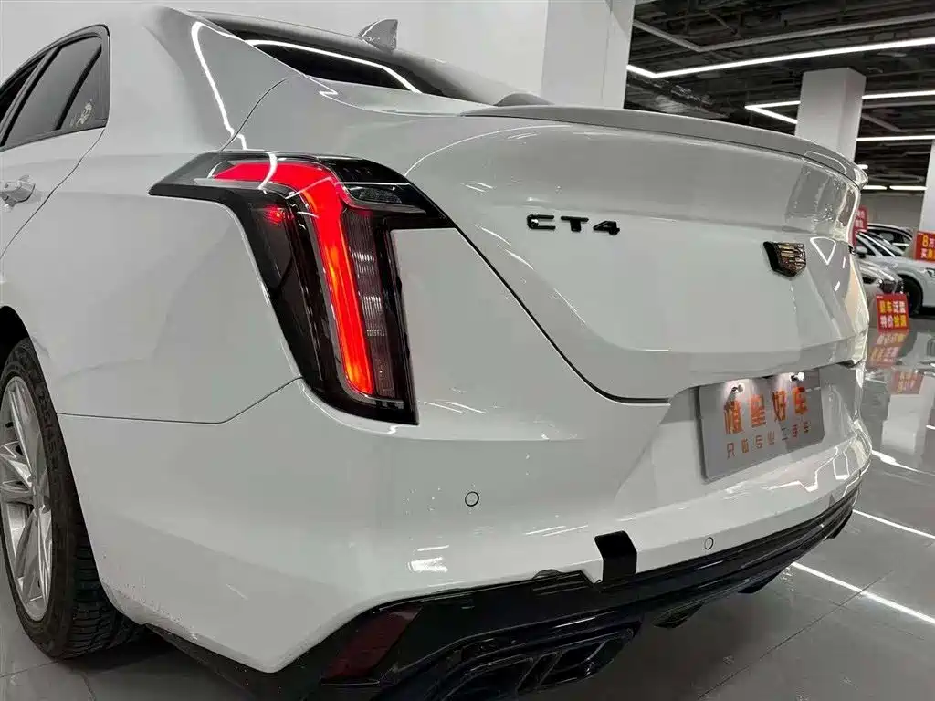 Cadillac CT4 — фото 7