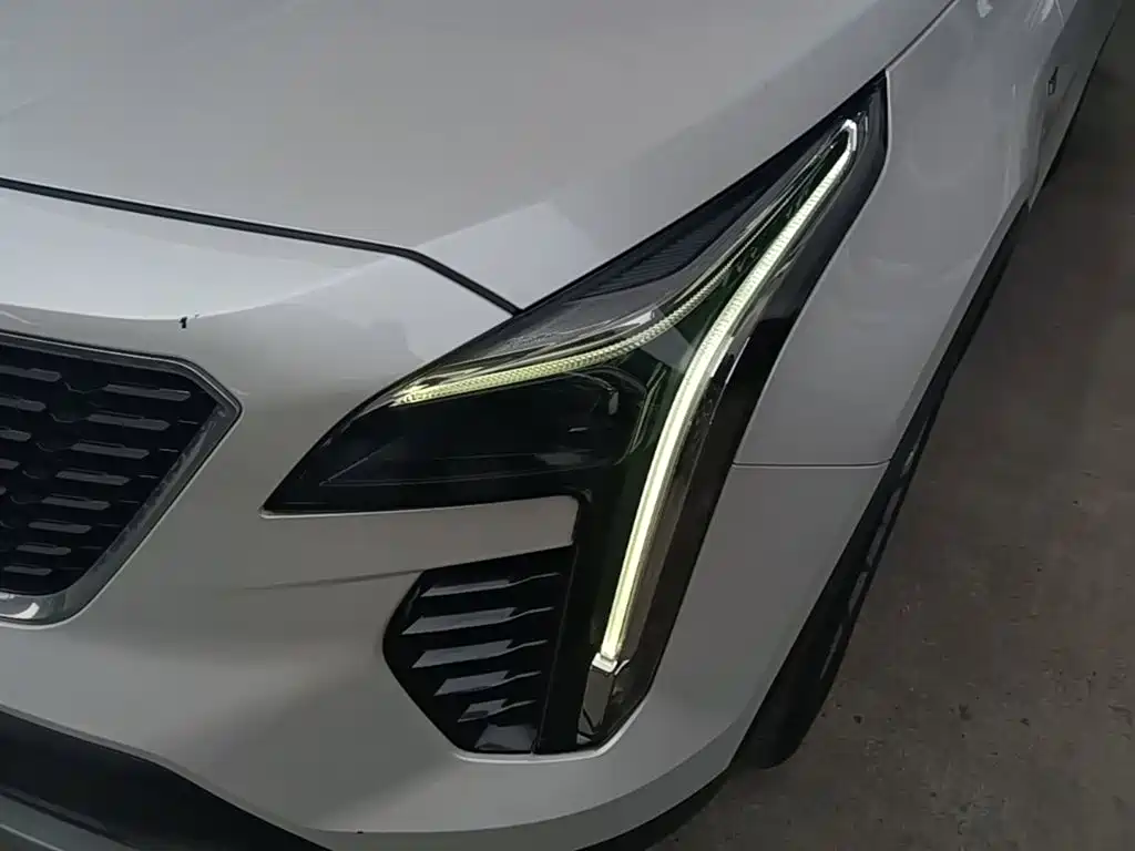Cadillac XT4 — фото 24
