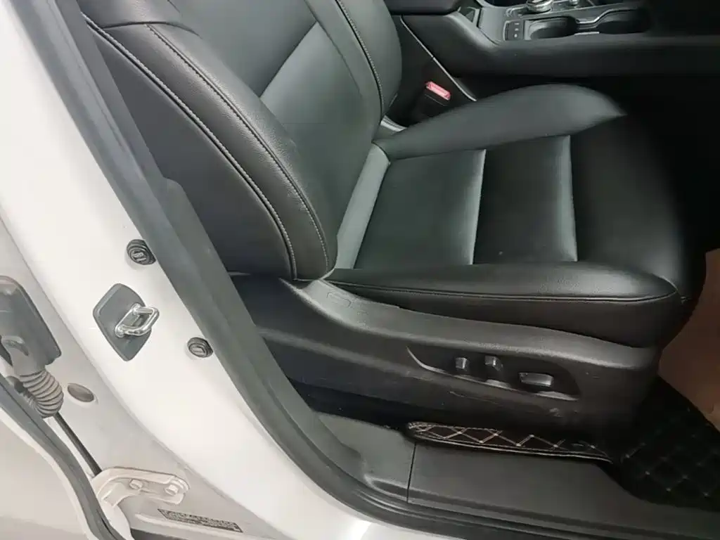 Cadillac XT4 — фото 25