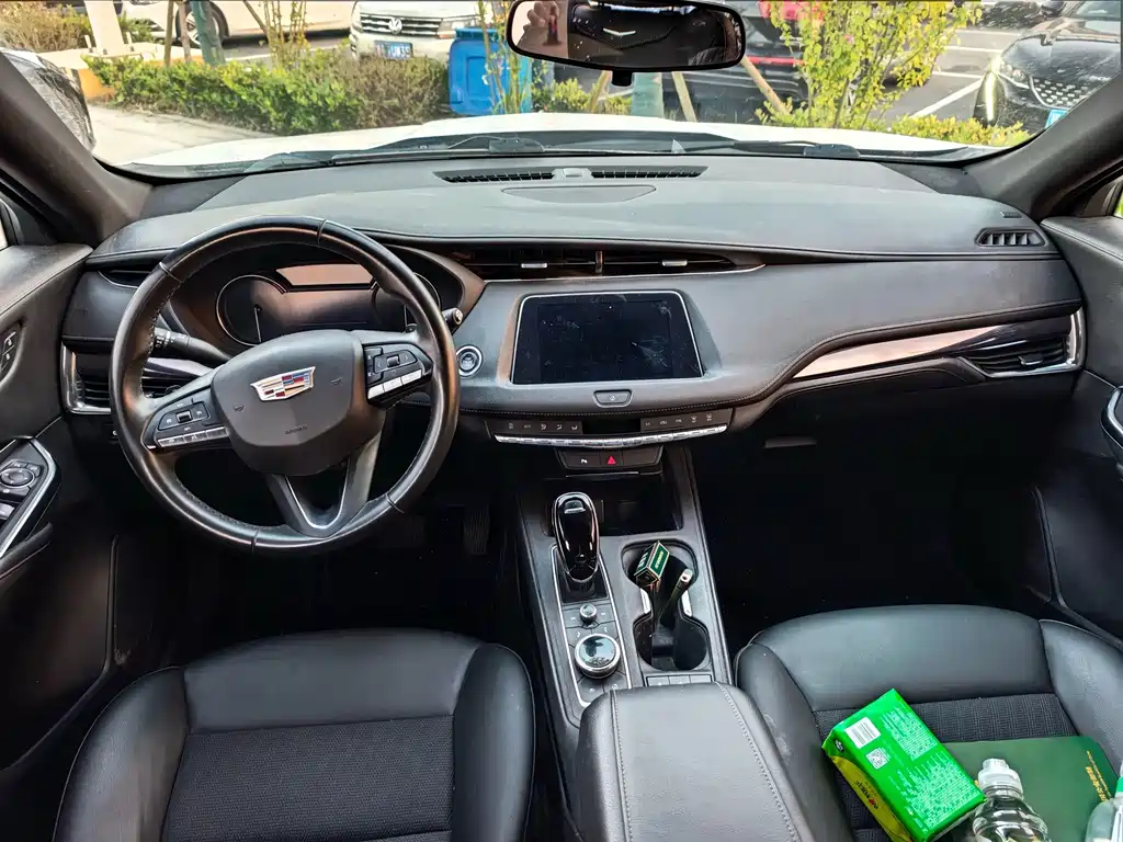 Cadillac XT4 — фото 2