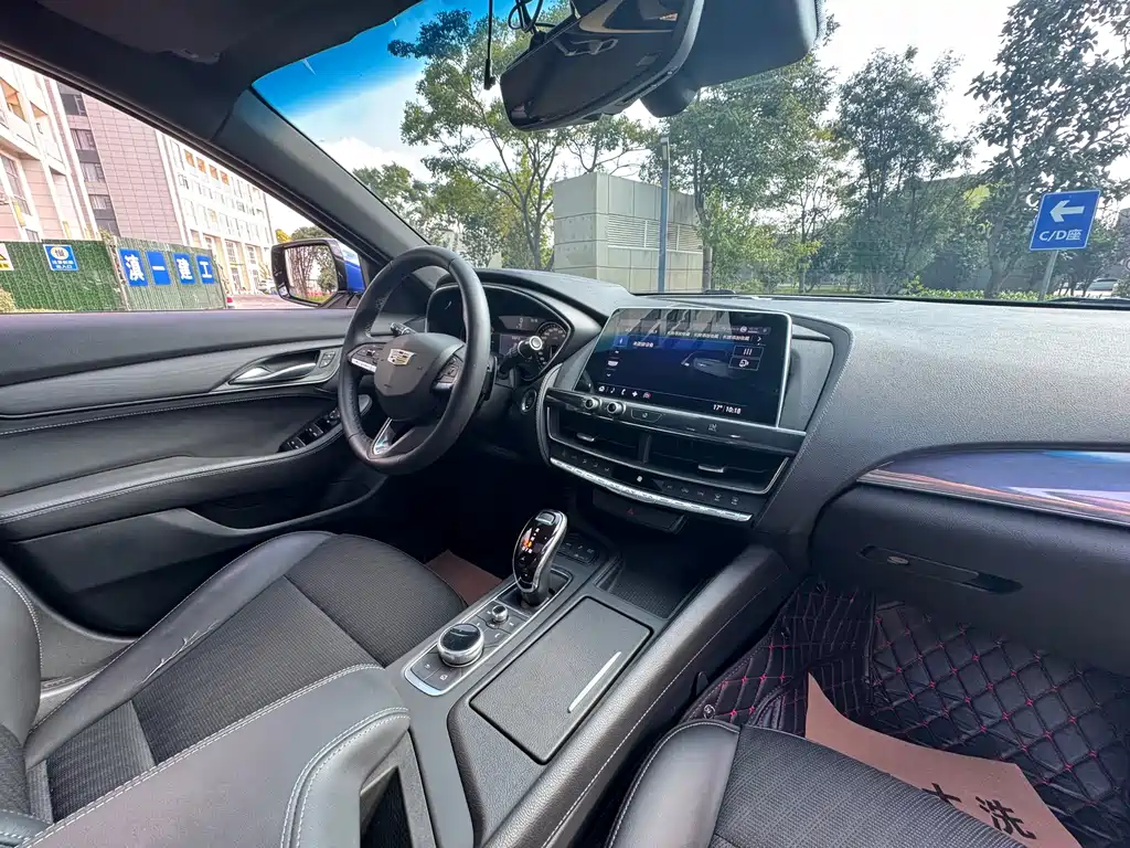 Cadillac CT5 — фото 18
