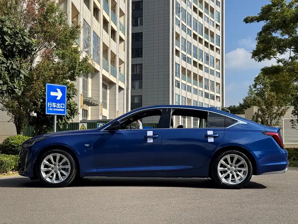 Cadillac CT5 — фото 5