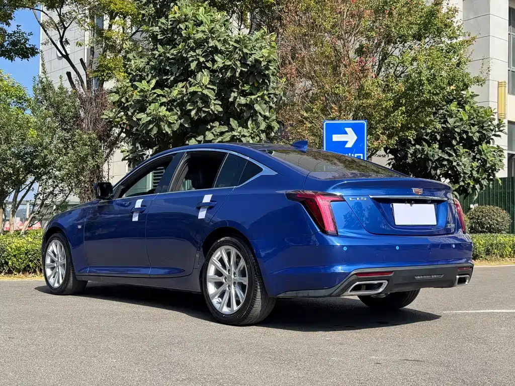 Cadillac CT5 — фото 8