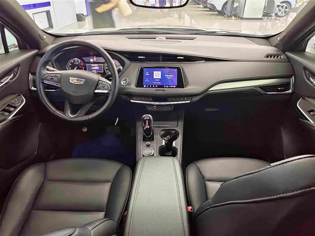 Cadillac XT4 — фото 10