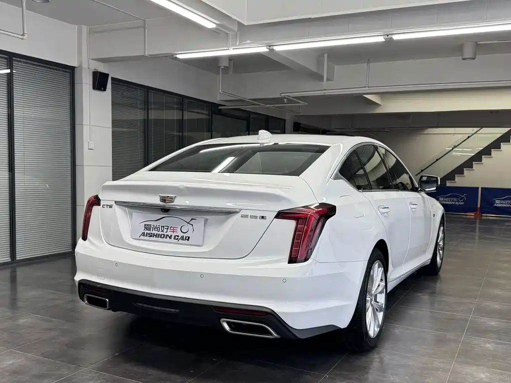 Cadillac CT5 — фото 7