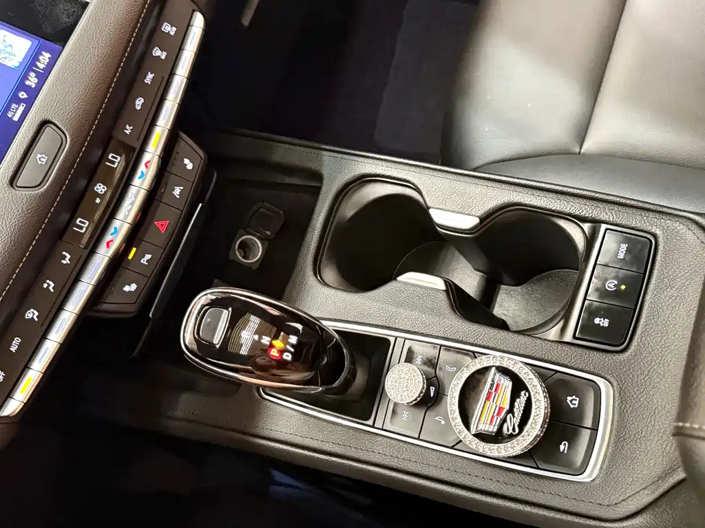 Cadillac XT4 — фото 13