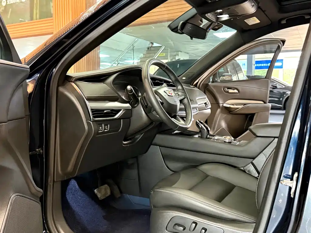 Cadillac XT4 — фото 4