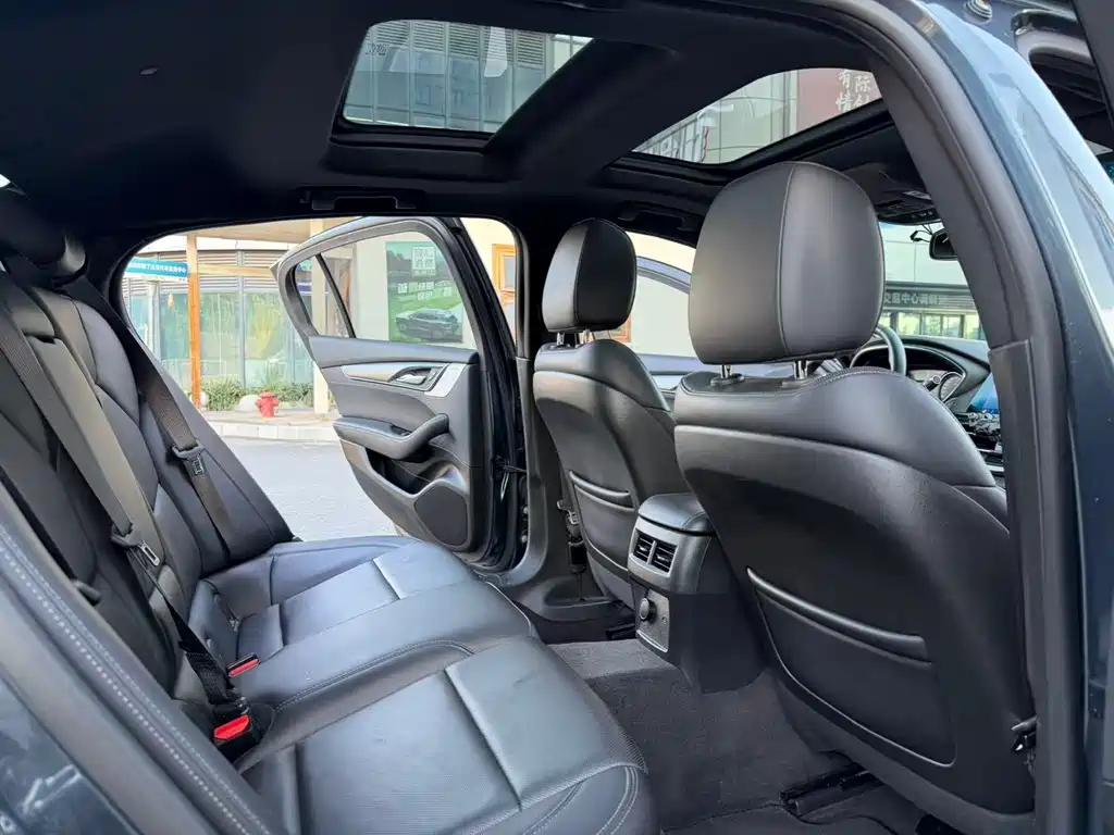 Cadillac CT5 — фото 11