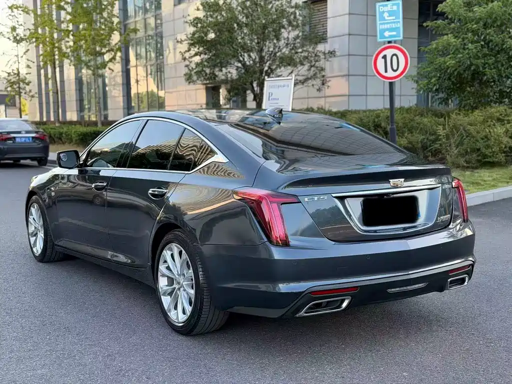 Cadillac CT5 — фото 14