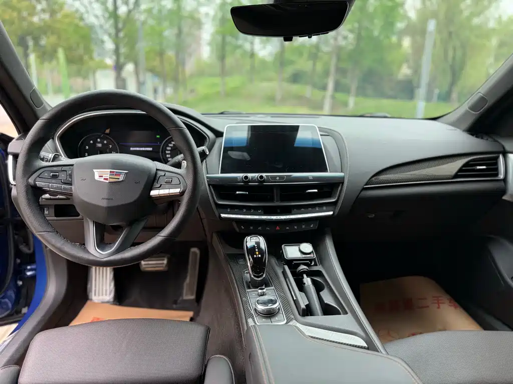 Cadillac CT5 — фото 14