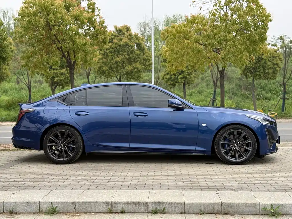 Cadillac CT5 — фото 4