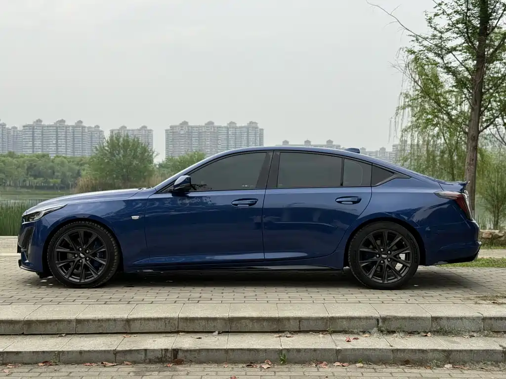 Cadillac CT5 — фото 5