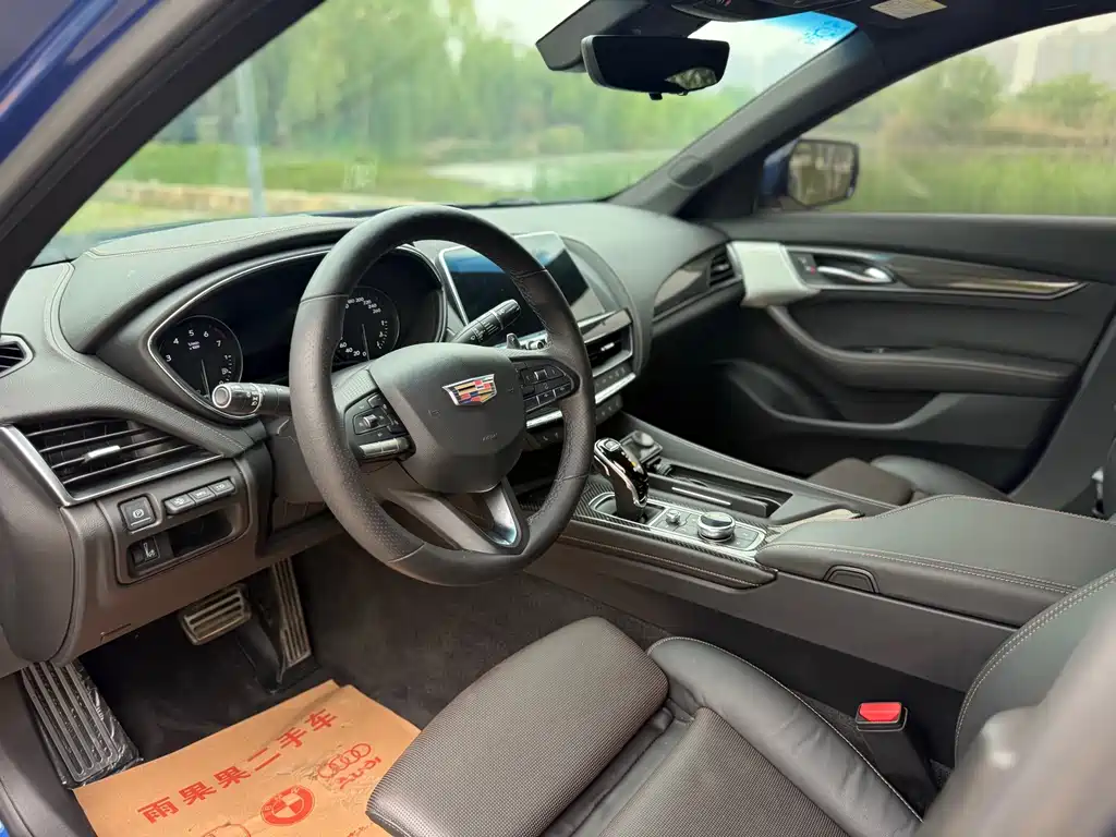Cadillac CT5 — фото 10