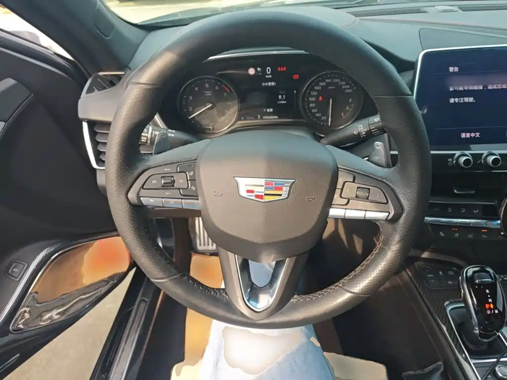 Cadillac CT5 — фото 11