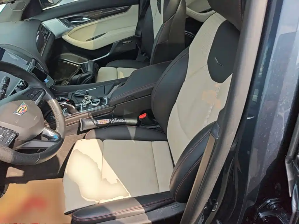 Cadillac CT5 — фото 15