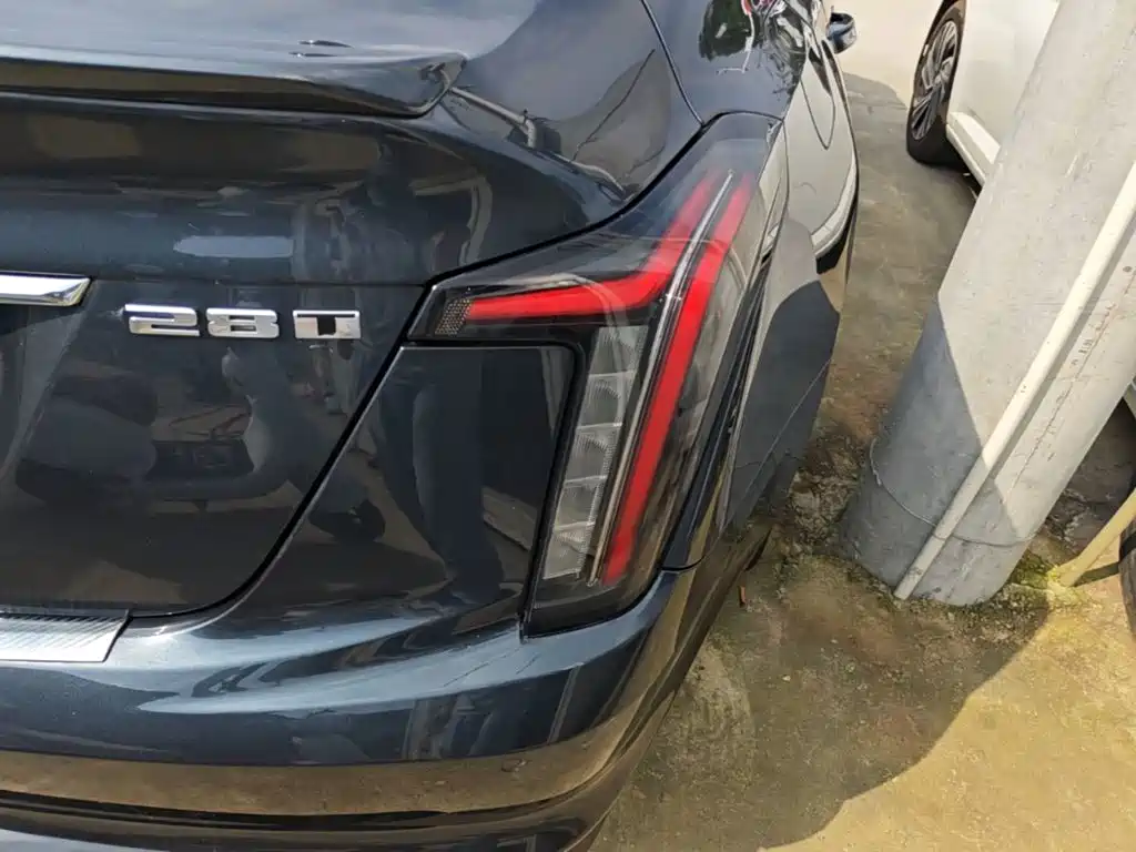 Cadillac CT5 — фото 8