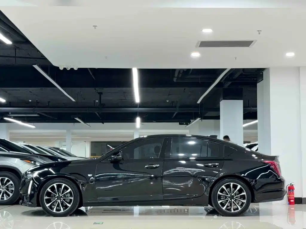 Cadillac CT5 — фото 3