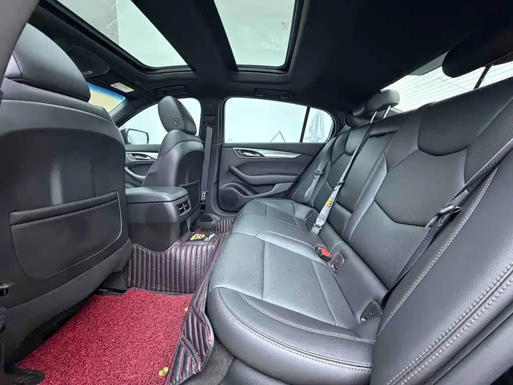 Cadillac CT5 — фото 6