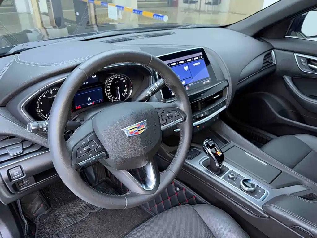 Cadillac CT5 — фото 8