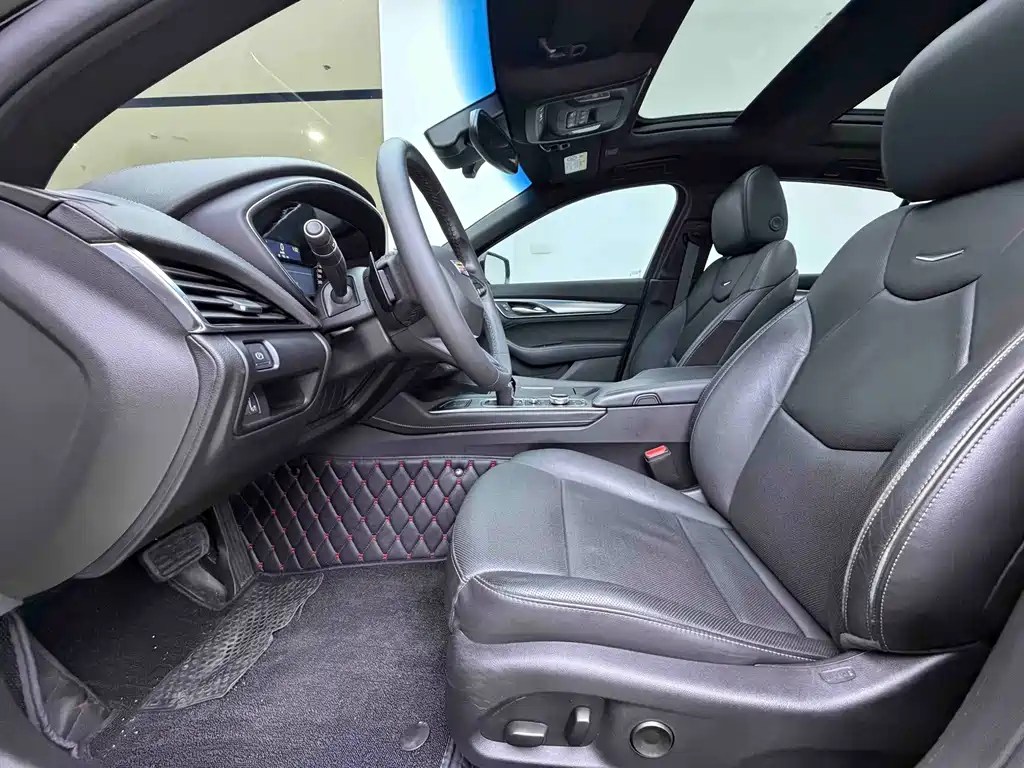 Cadillac CT5 — фото 9