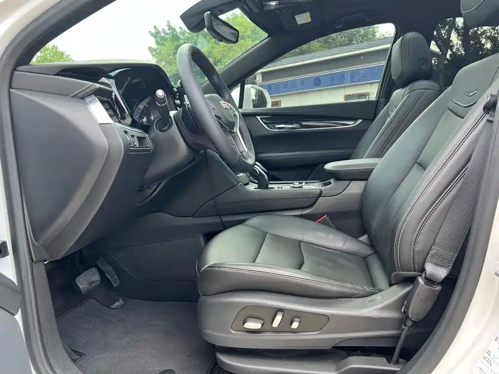 Cadillac XT5 — фото 7
