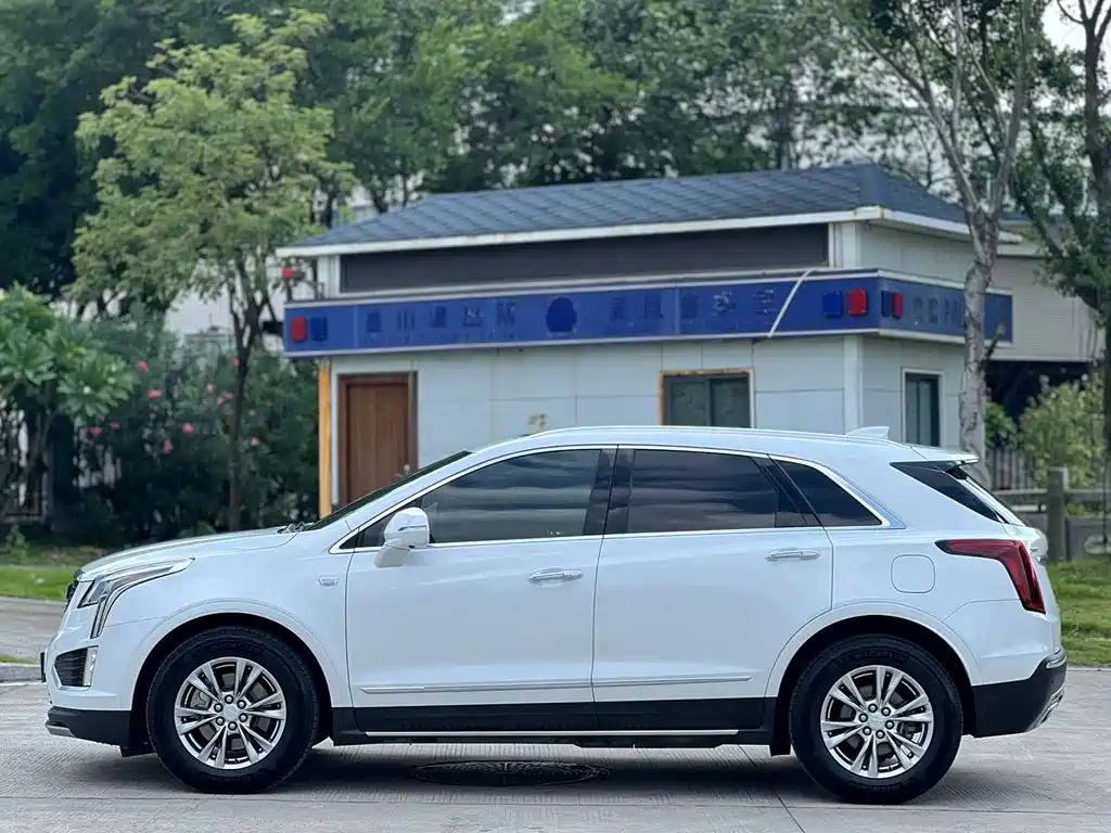 Cadillac XT5 — фото 9