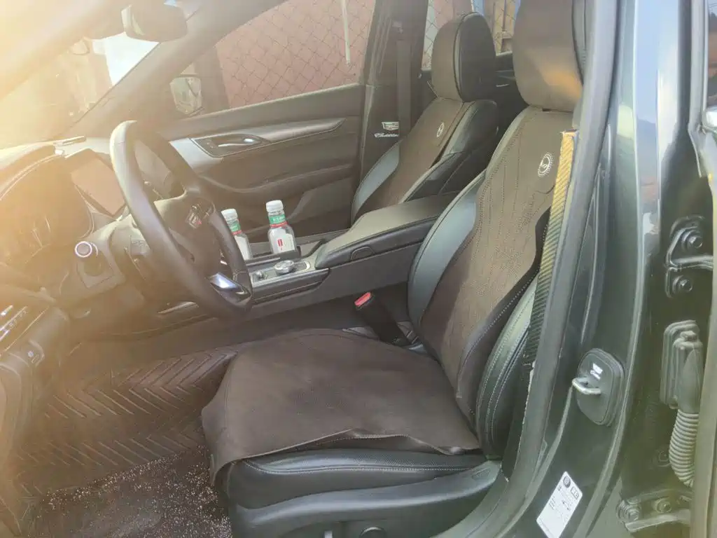 Cadillac CT5 — фото 8