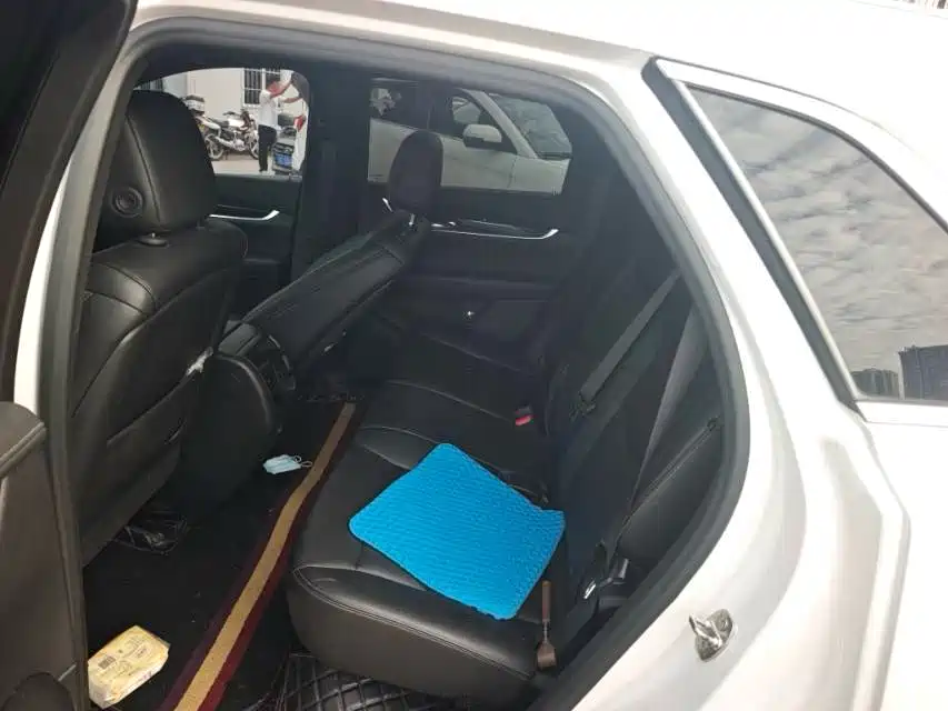 Cadillac XT5 — фото 9