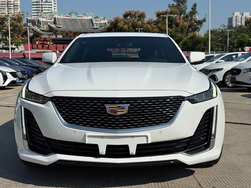 Cadillac CT5 — фото 2