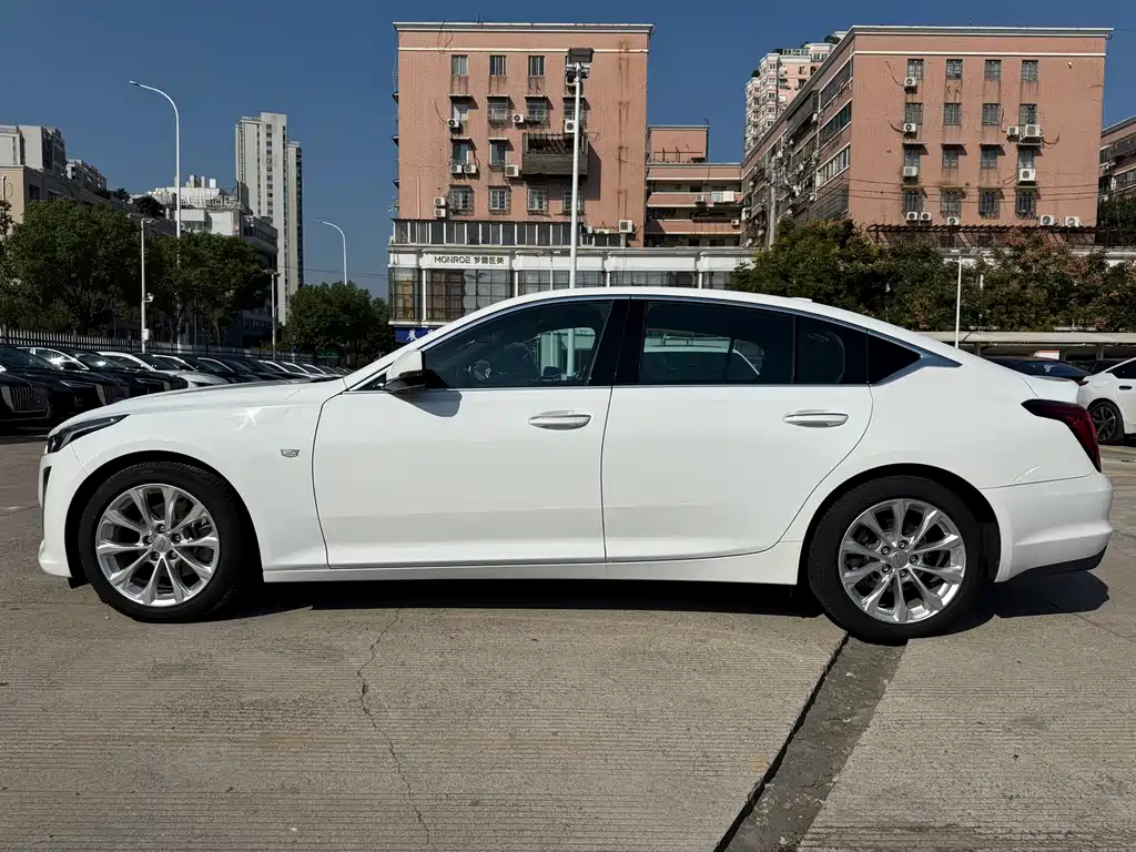 Cadillac CT5 — фото 4