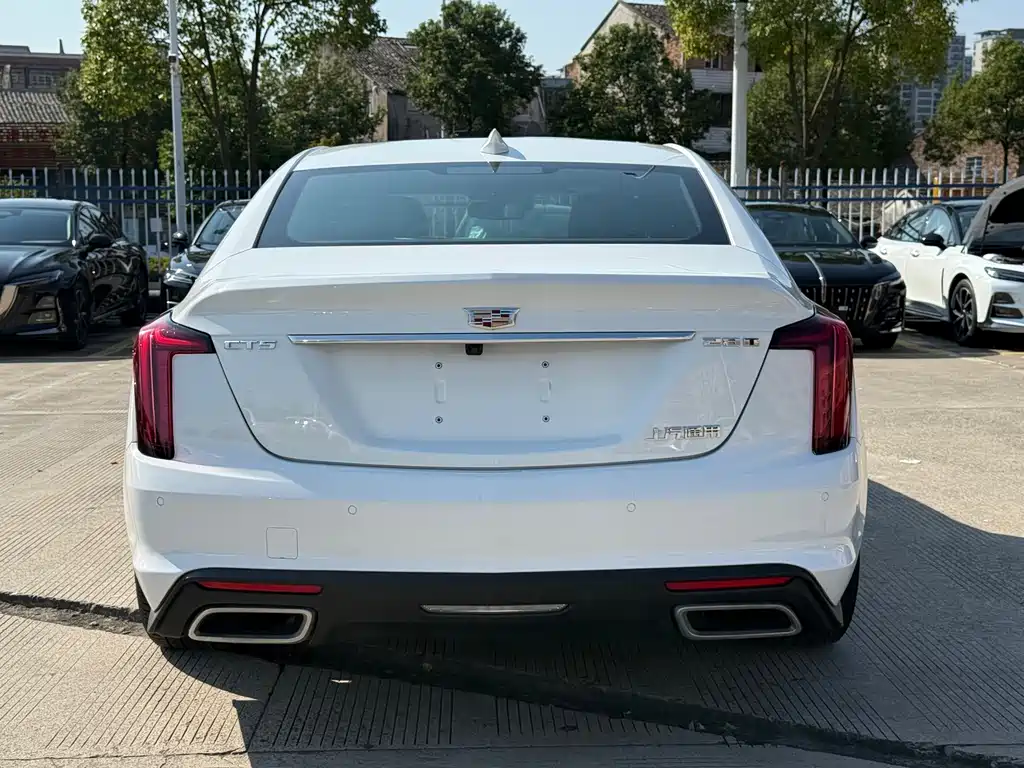 Cadillac CT5 — фото 6