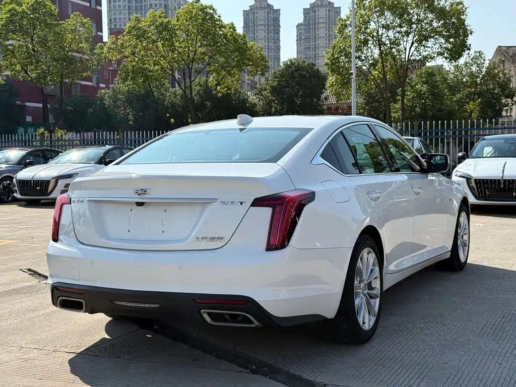 Cadillac CT5 — фото 7