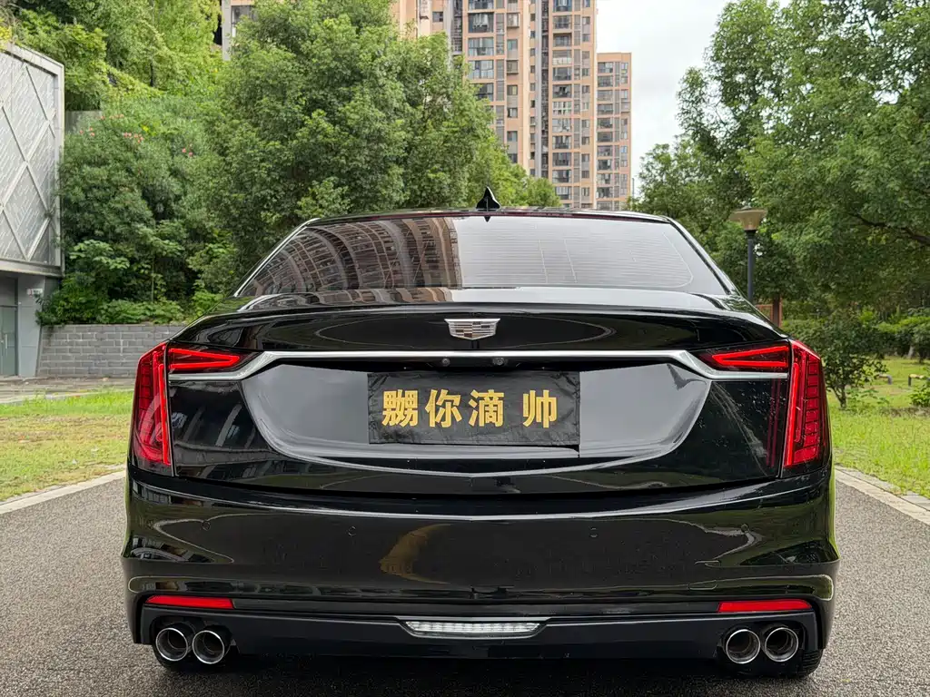Cadillac CT6 — фото 10