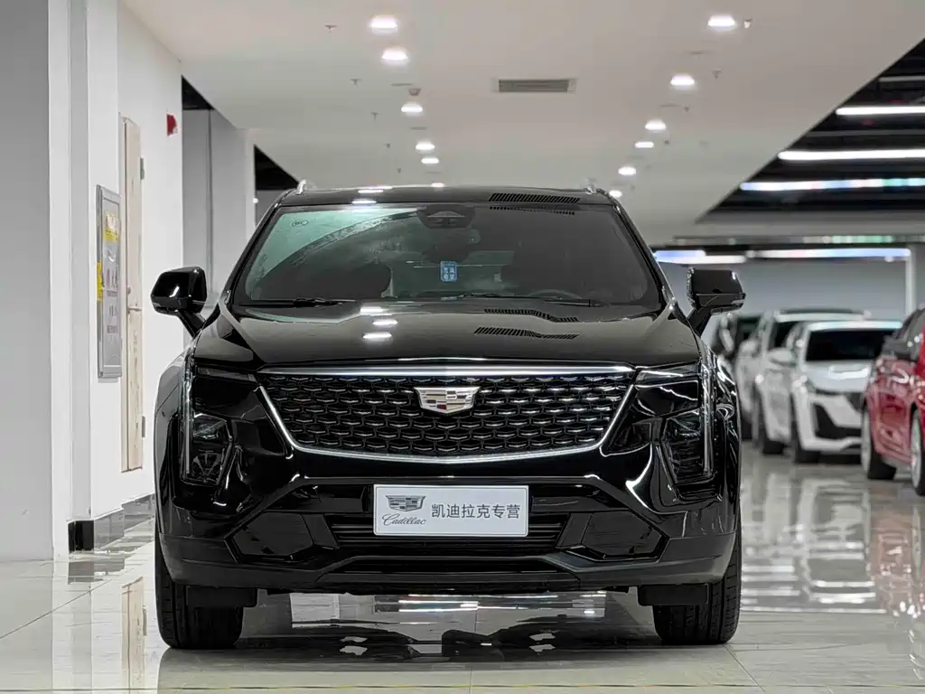 Cadillac XT4 — фото 2