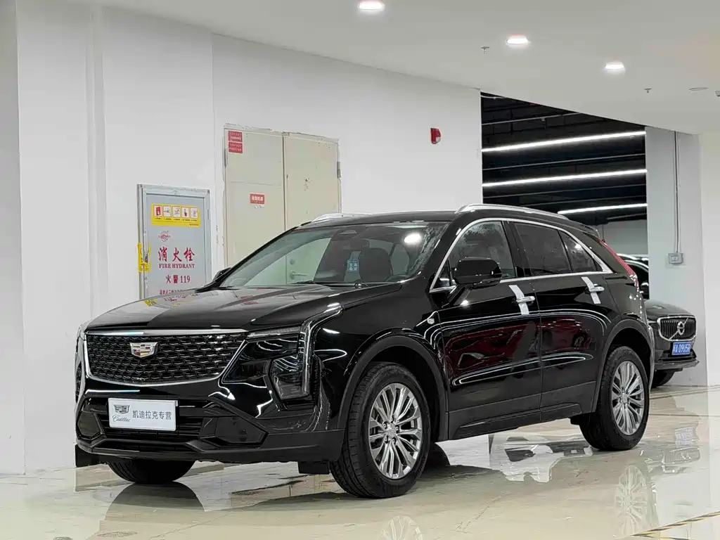 Cadillac XT4 — фото 1