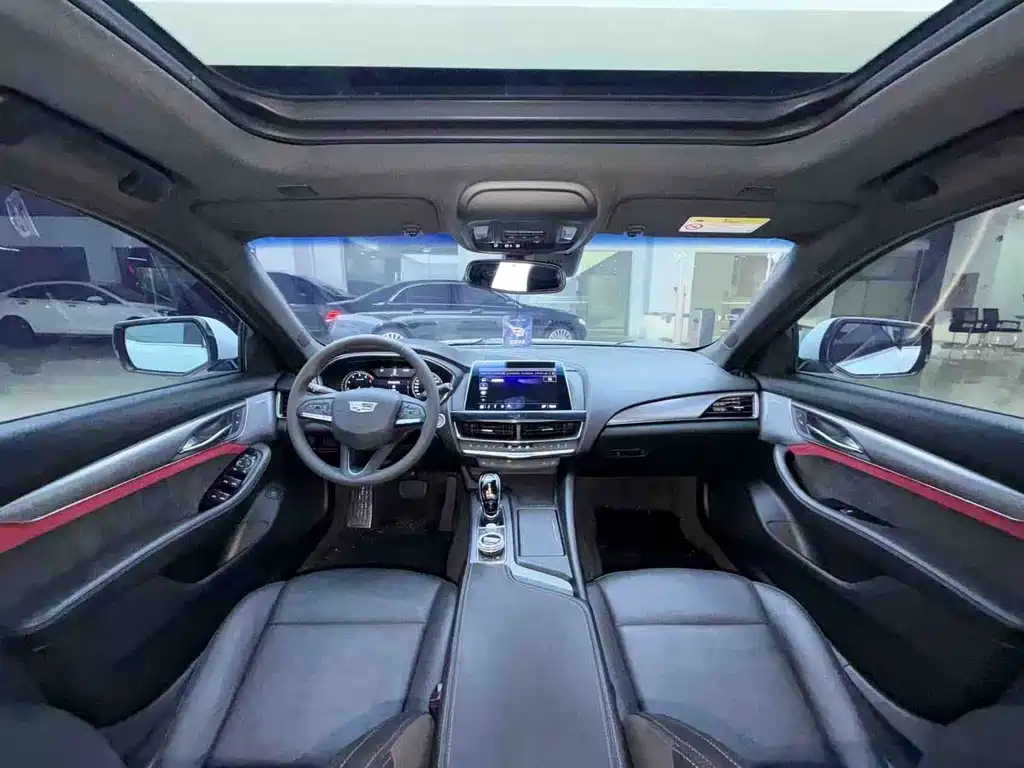 Cadillac CT5 — фото 8