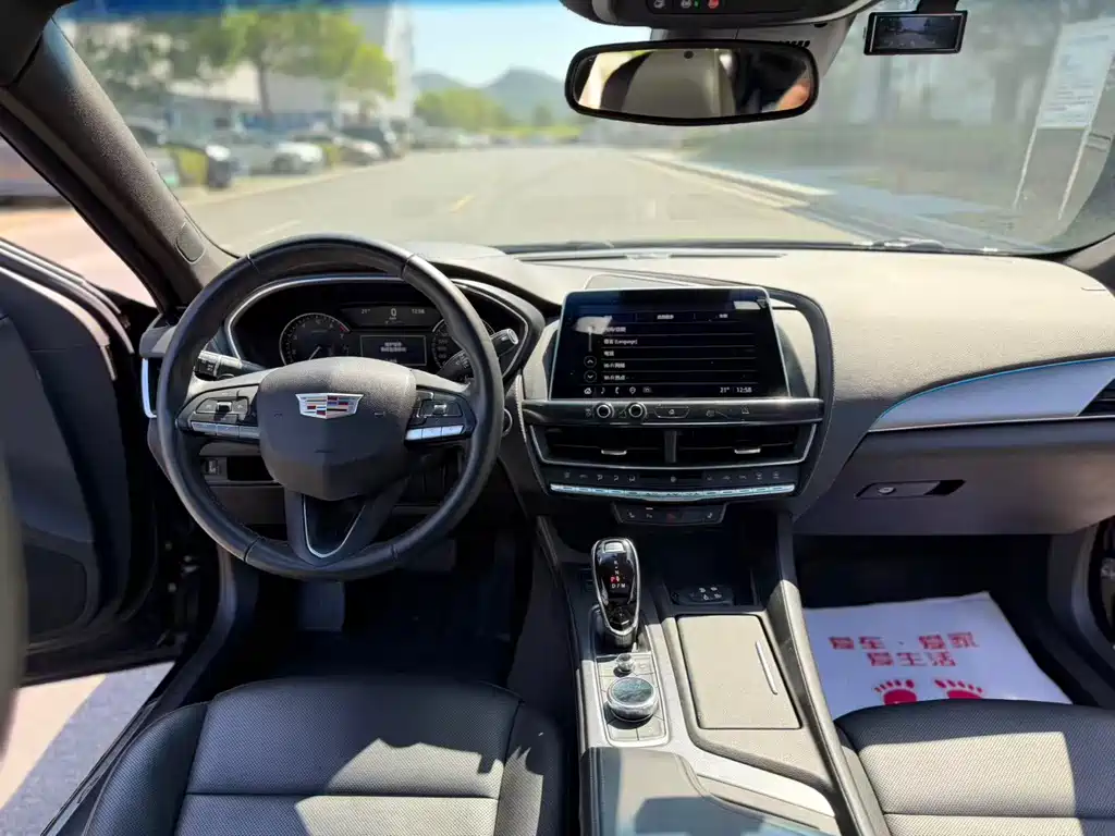Cadillac CT5 — фото 9