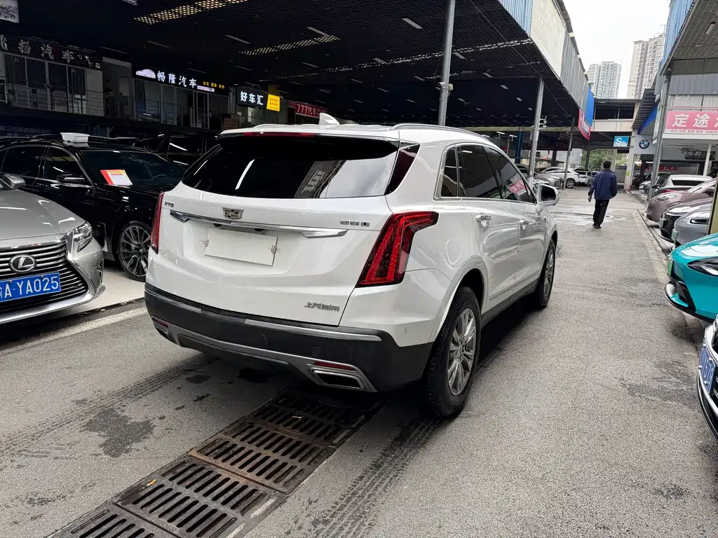 Cadillac XT5 — фото 6