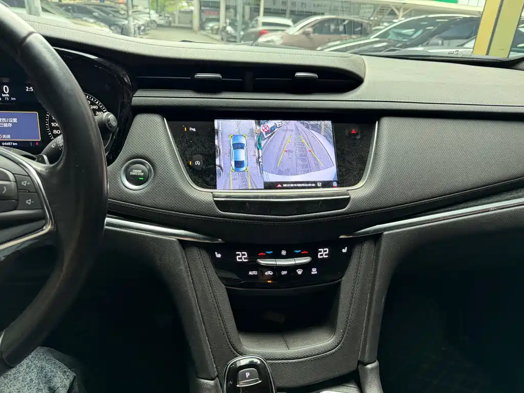 Cadillac XT5 — фото 8