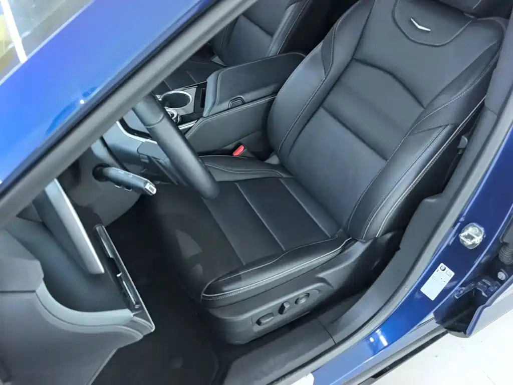 Cadillac GT4 — фото 15