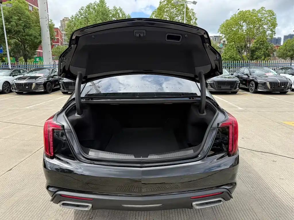 Cadillac CT5 — фото 8