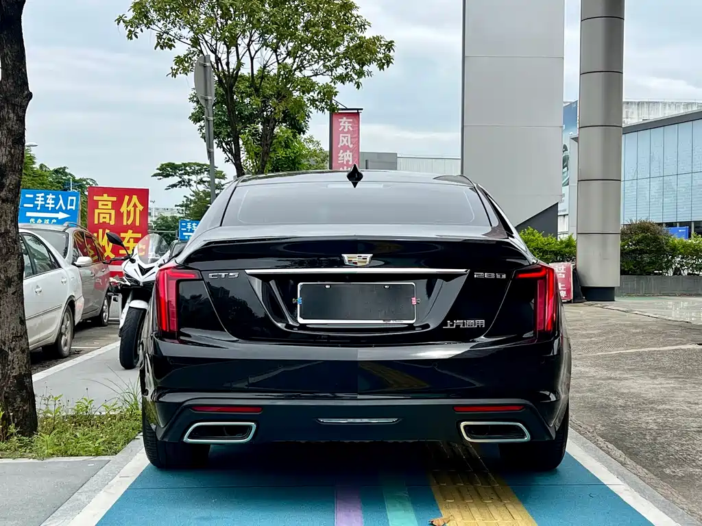Cadillac CT5 — фото 6
