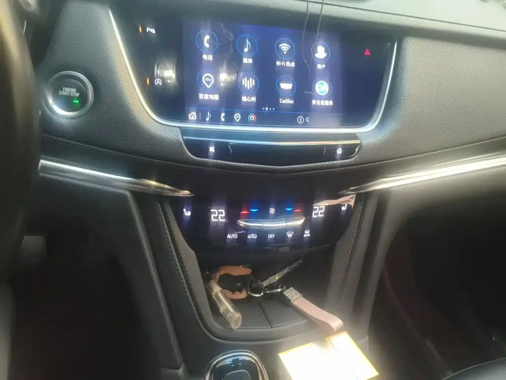 Cadillac XT5 — фото 6